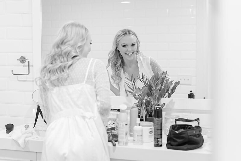 Bride Getting Ready with Mom and Bridesmaids at The Loft on 6th017