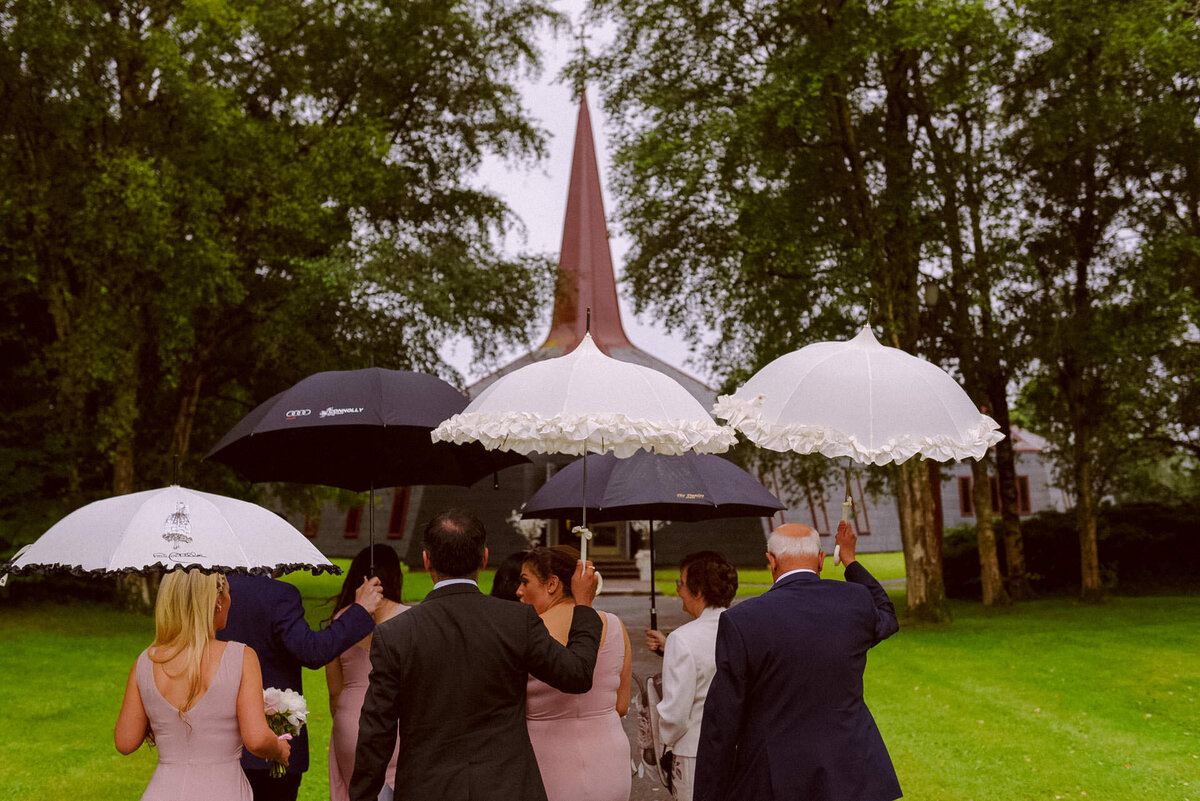 104 guest-arrive-at-church-fossa