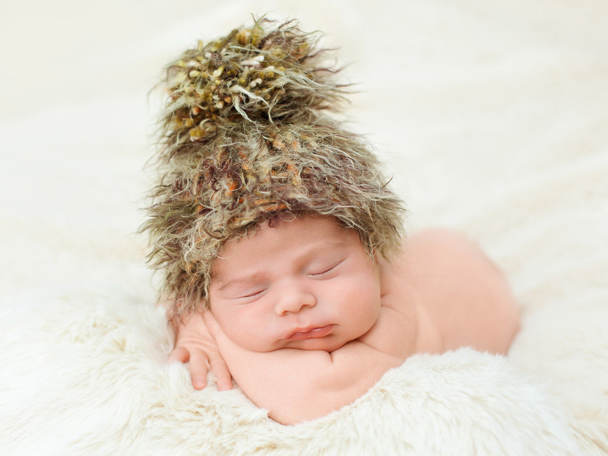 newborns in hats381