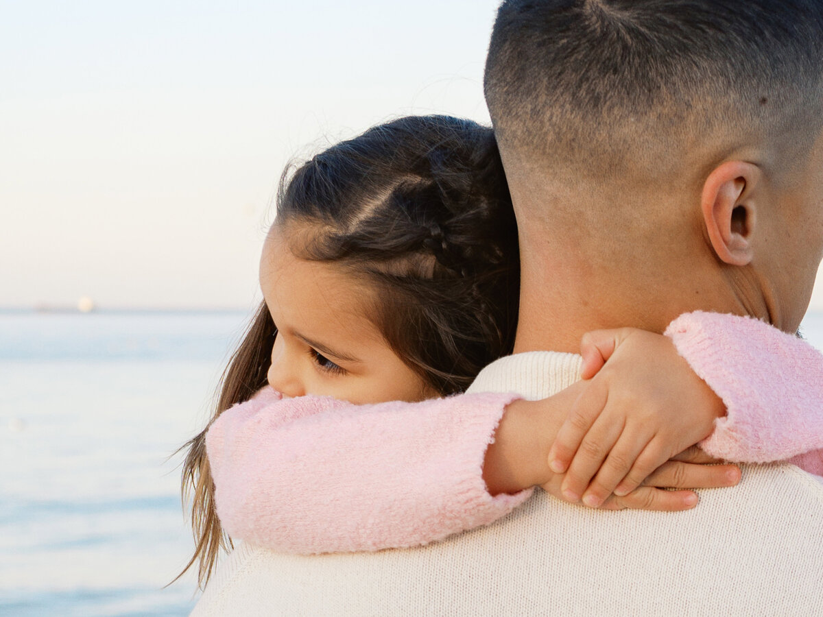 daughter-hugging-dad