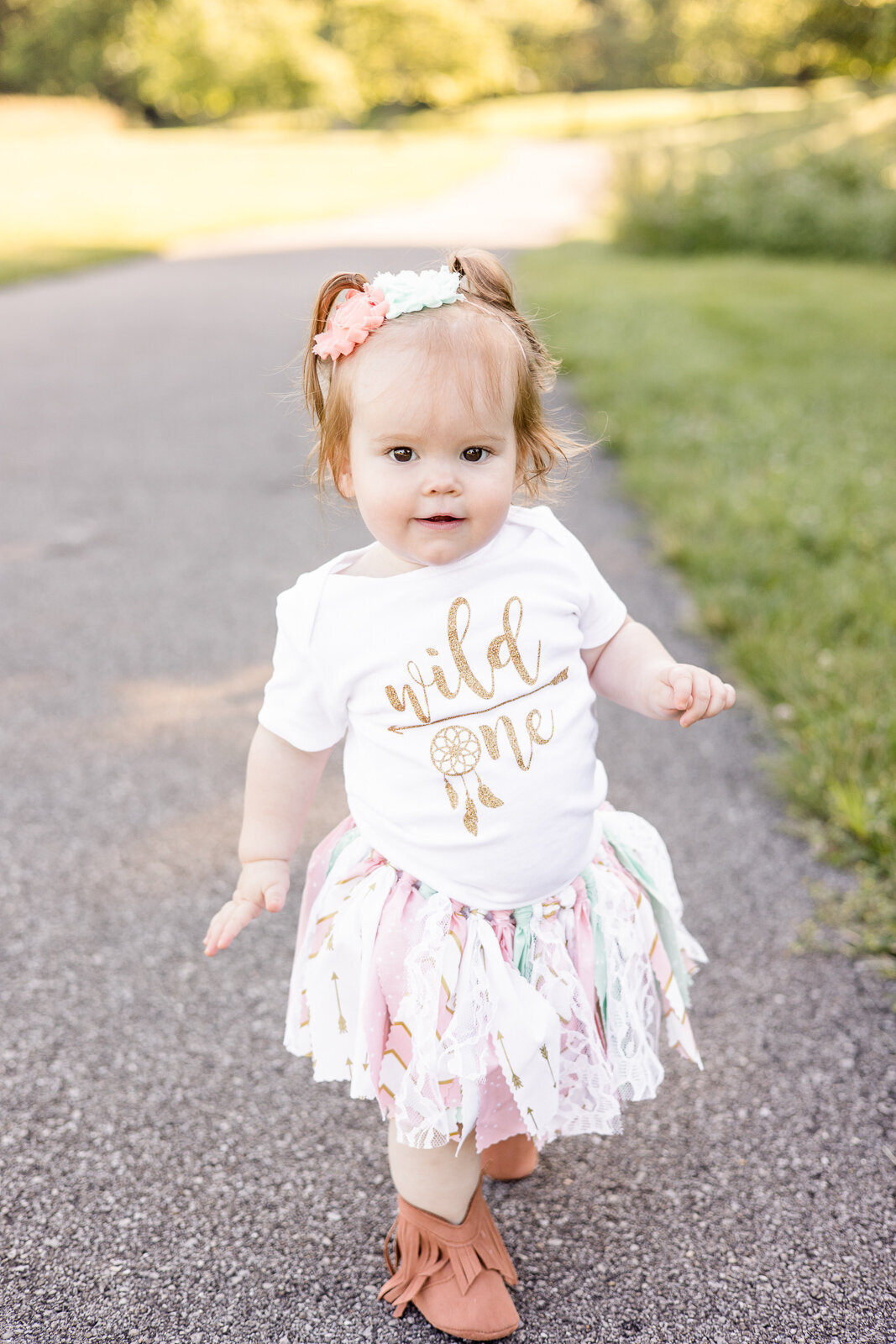 outdoor_childrens_milestone_one_year_old_photography_session_Frankfort_KY_photographer-3