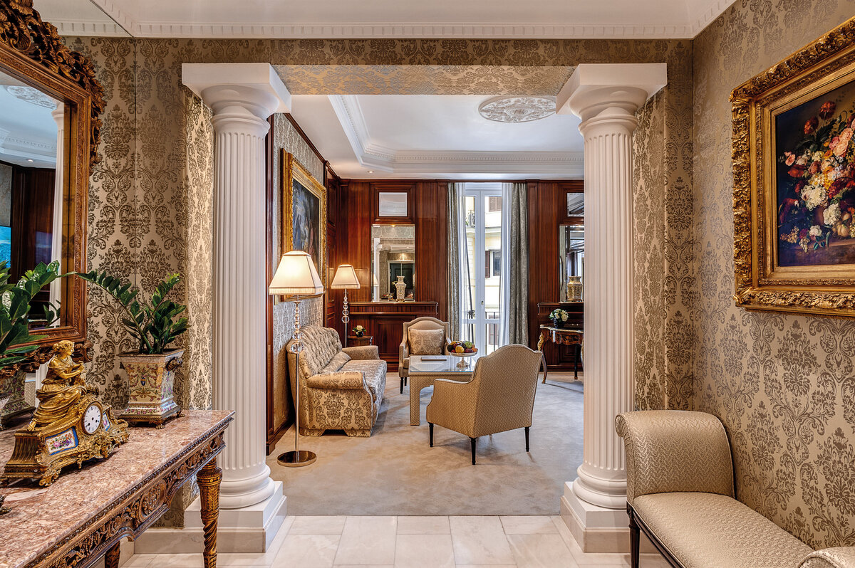 Waterstone - Hassler Collection - Hotel Hassler -Rome - Luxury Boutique Hotel - Gran Deluxe Suite Forum Entrance - Hassler Roma - credit Genivs Loci