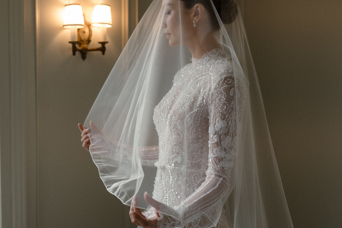 Couple getting married at Cruikston Park, Toronto, Ontario