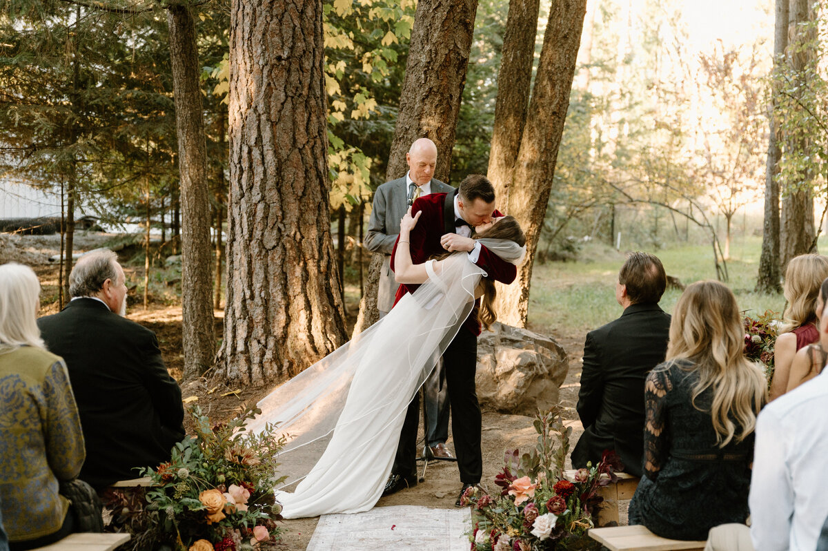 fall_backyard_intimate_wedding_hayden_idaho_01
