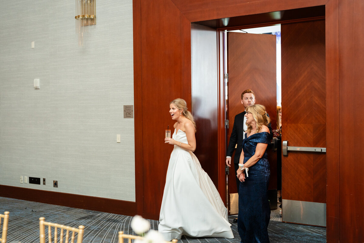 Grand Rapids Wedding Photographer JW Marriott714