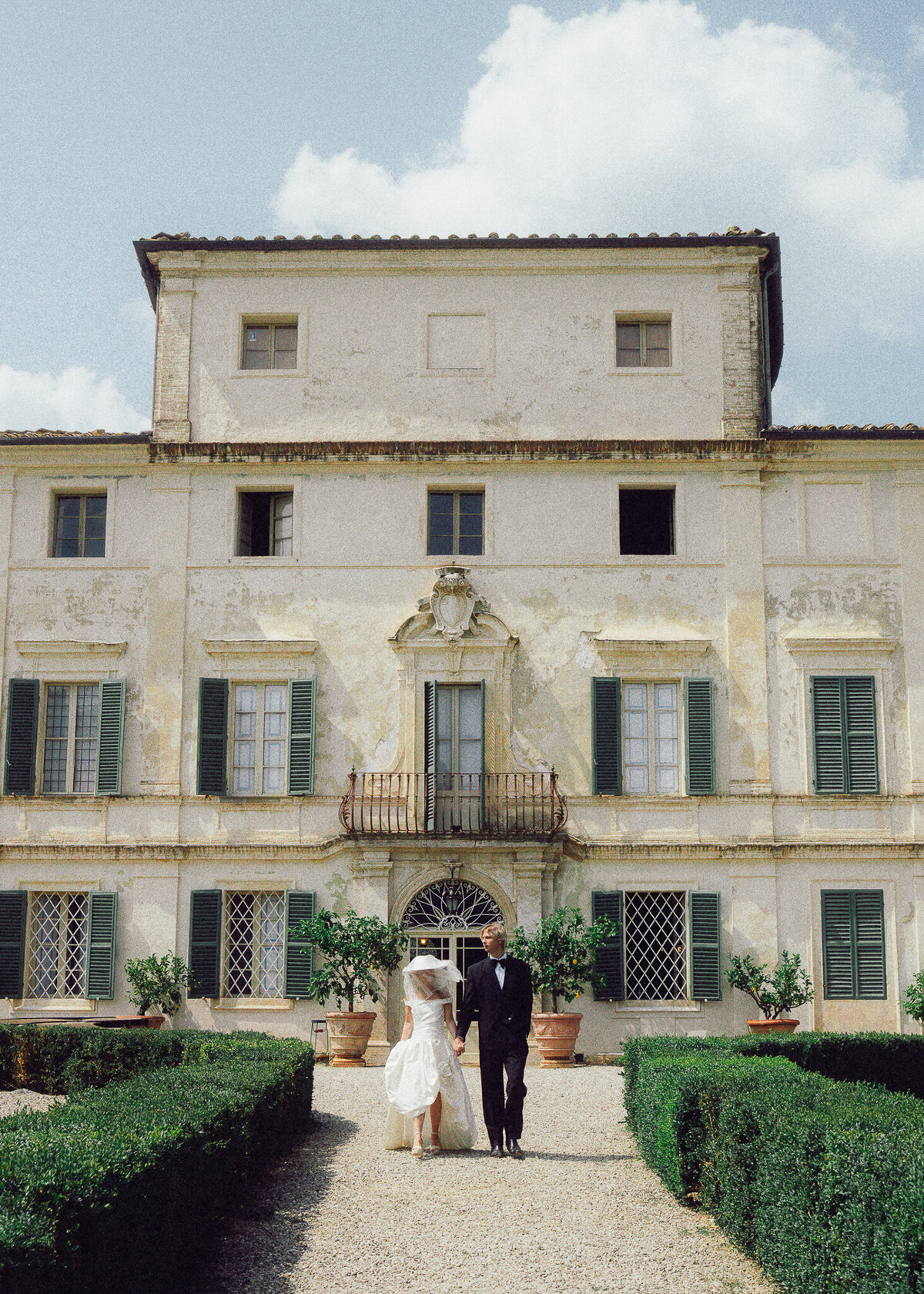 38. film-wedding-photographer-villa-di-geggiano-75