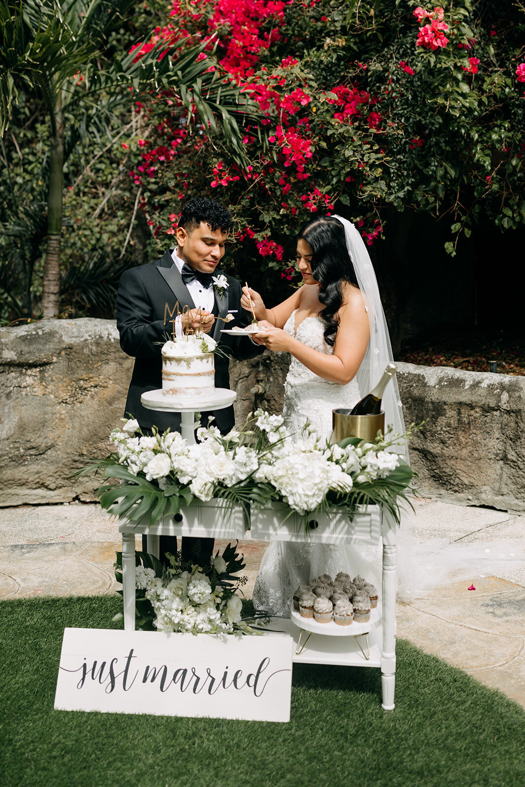 amber-whorter-sunken-gardens-florida-elopement-chantilly-chic-celebrations-11