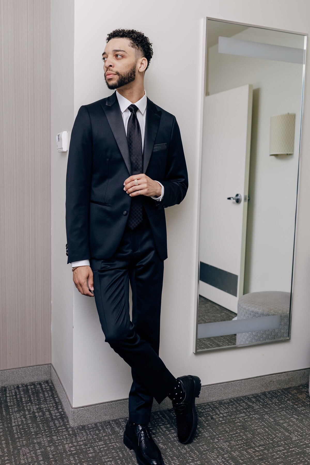 Groom-106