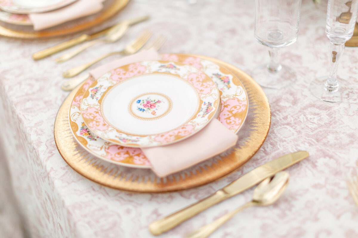Pink & Gold Wedding Tablescape