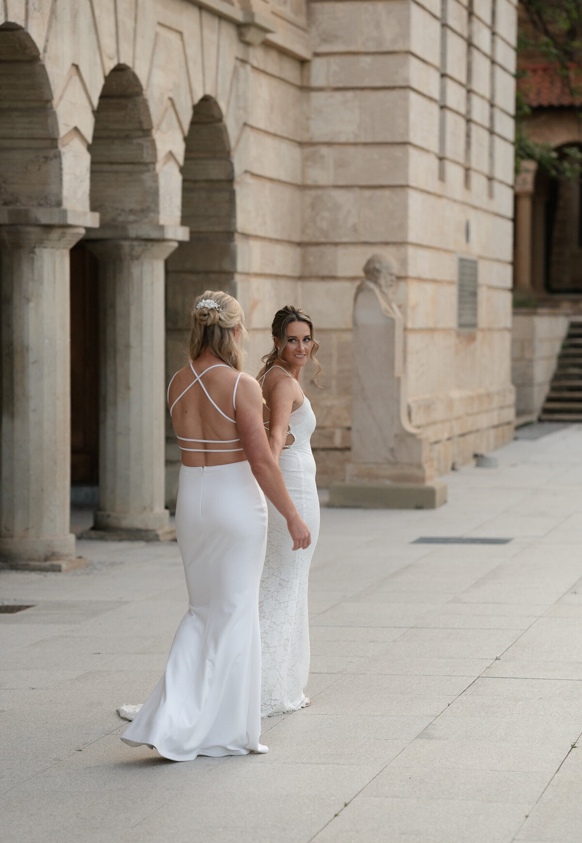 Kristen&Clare (Sneaks Peeks)-10