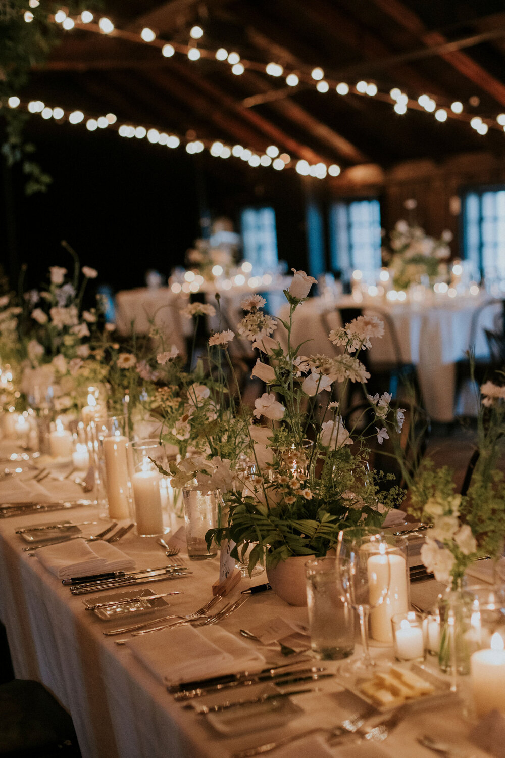 white-wildflower-meadow-wedding-flower-centerpiece