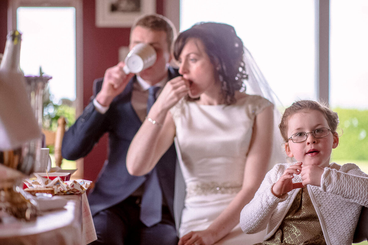 16 bride-and-groom-eating-wedding-cake