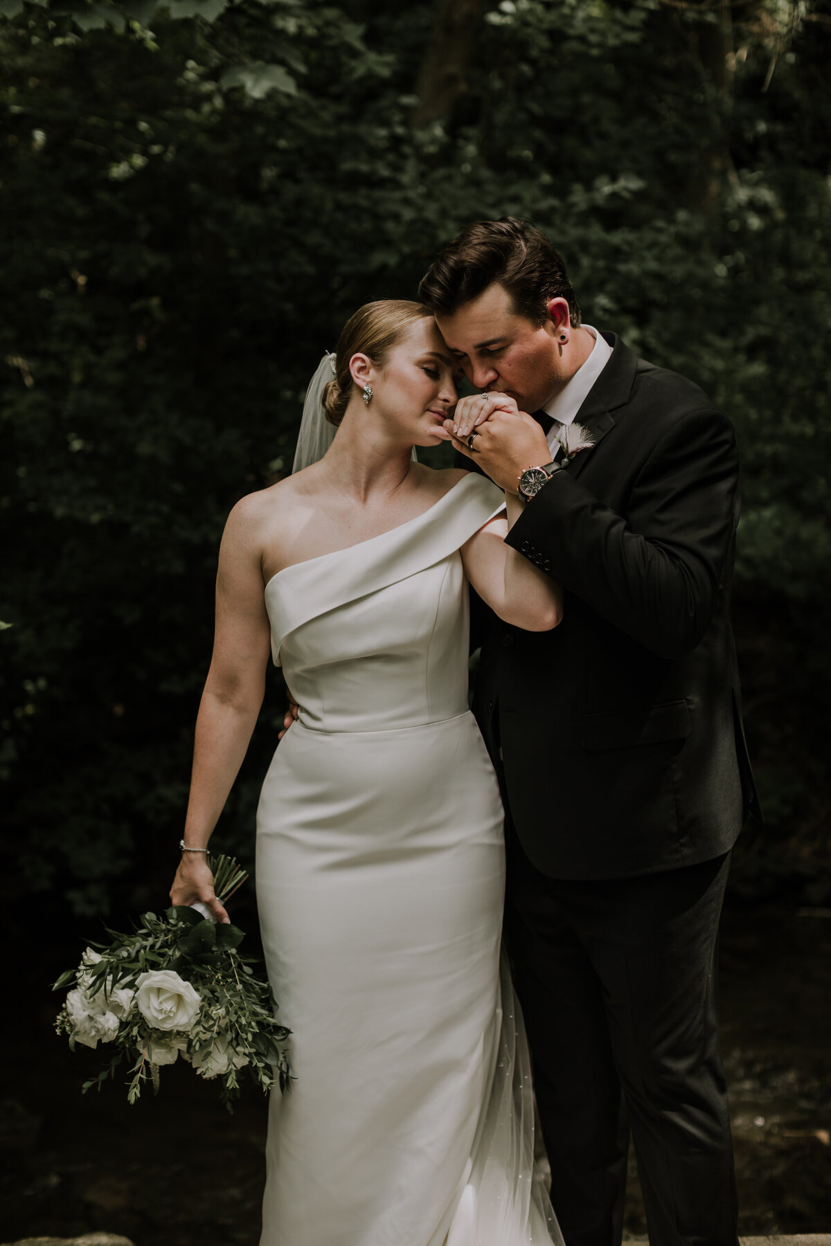 kate-kurt-wedding-ancaster-mill-dundas-liuna-station-hamilton-6