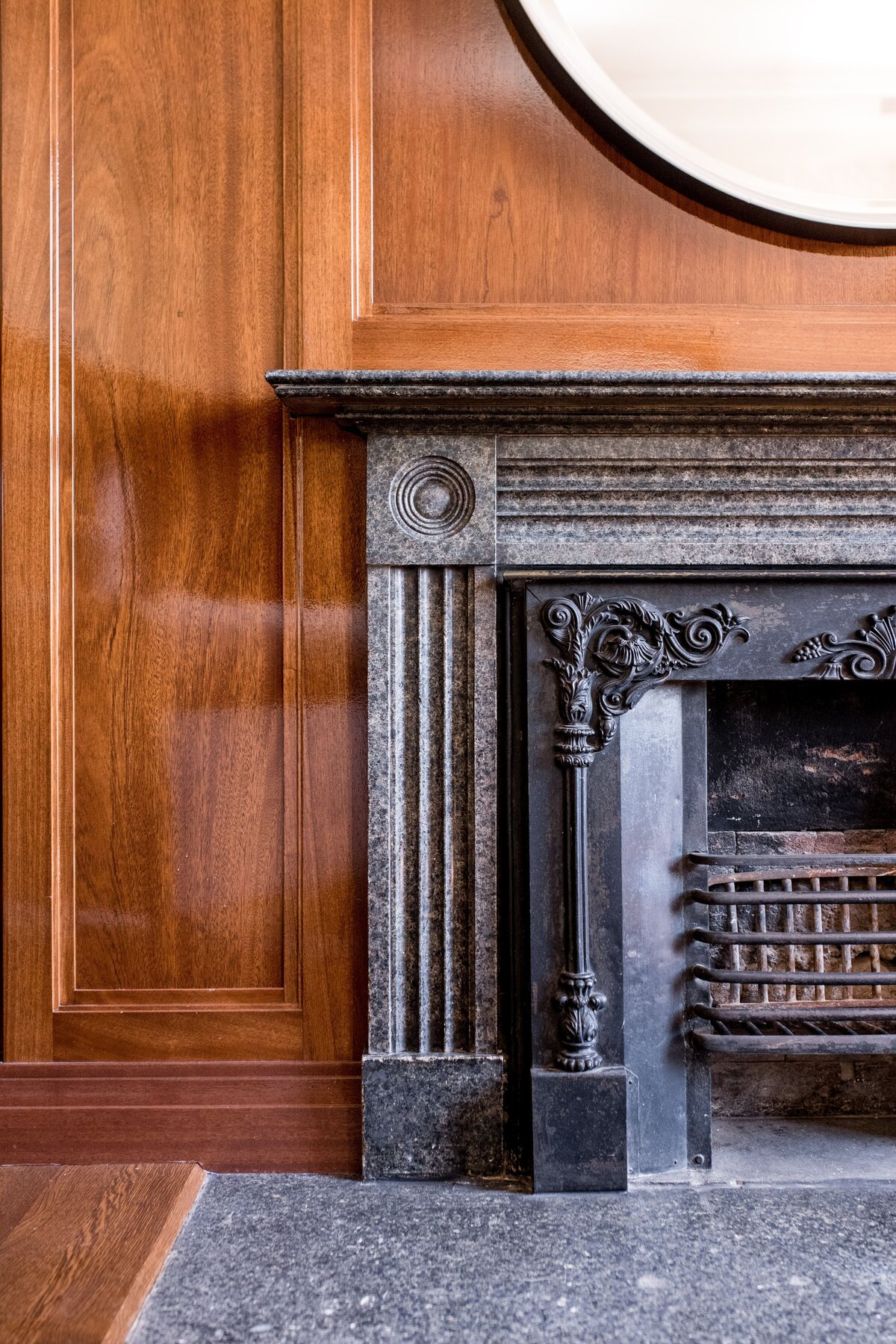 beacon-hill-brownstone-fireplace-mantel