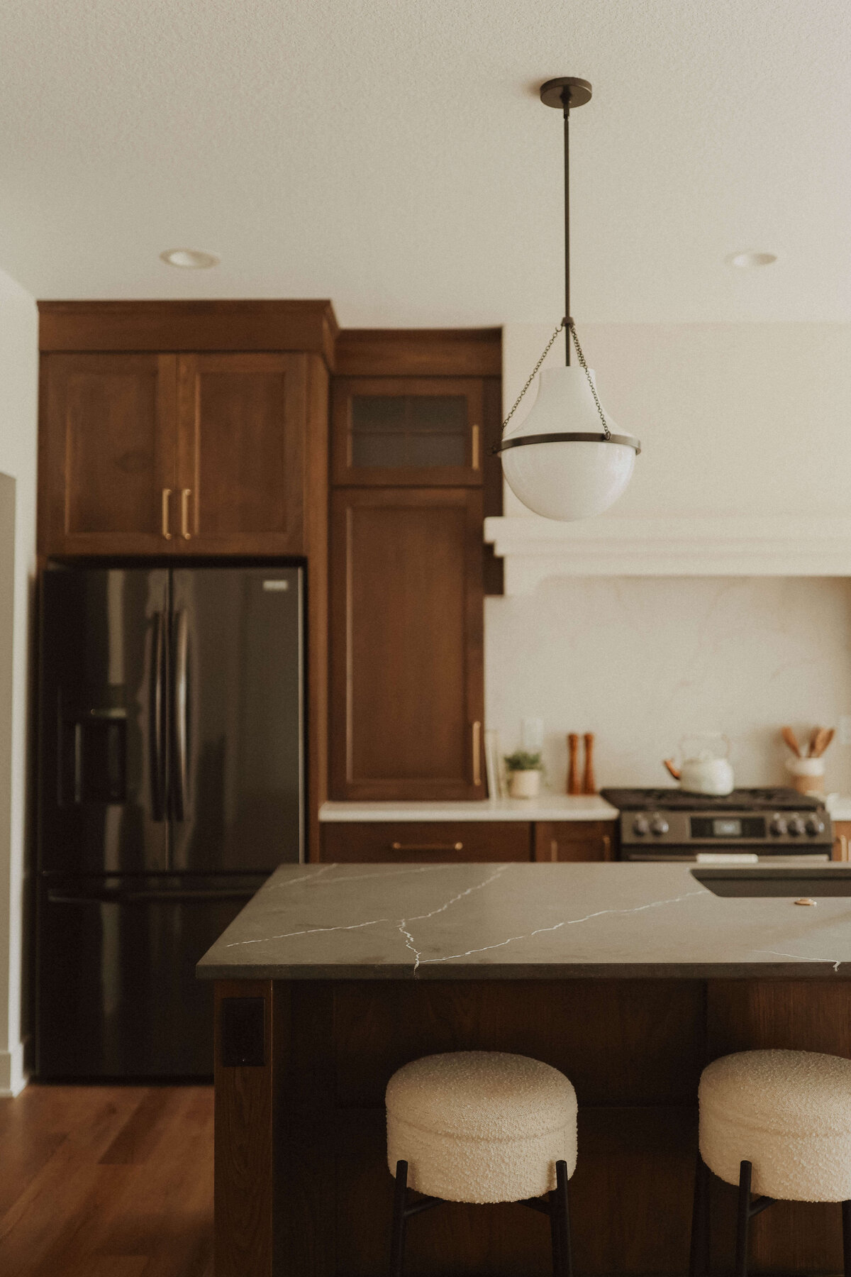 5320-Kitchen-Urbandale-Central-Iowa-Custom-Home-JRL-Builders-3F1A8176