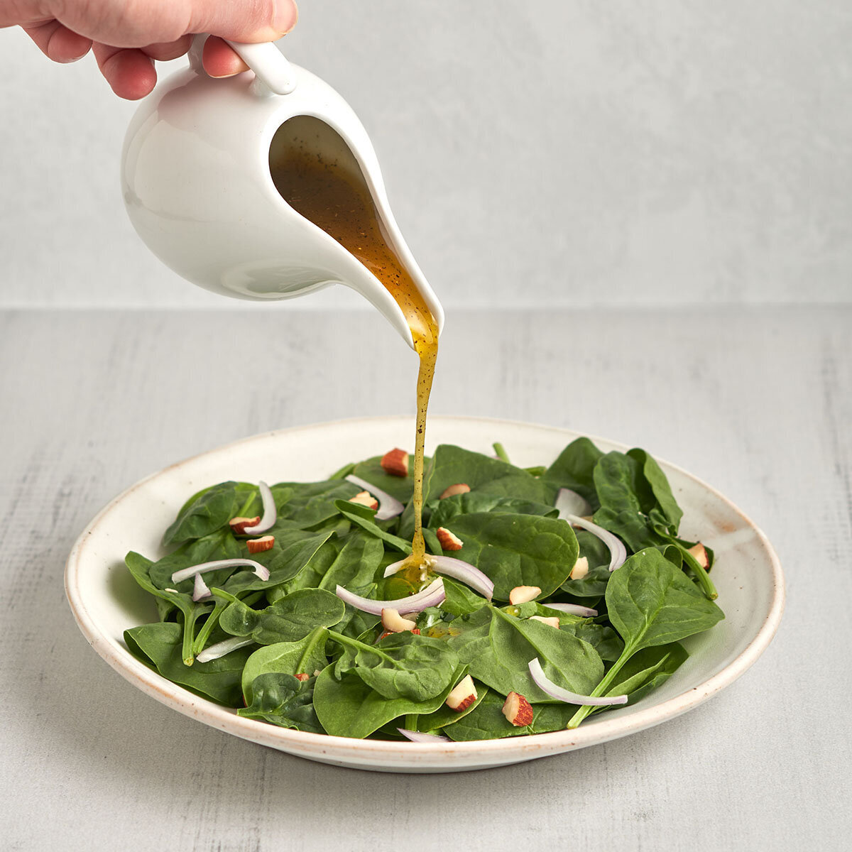 White-Balsamic-Vinaigrette_EXPS_TOHD_24_277137_ChristineMa_1