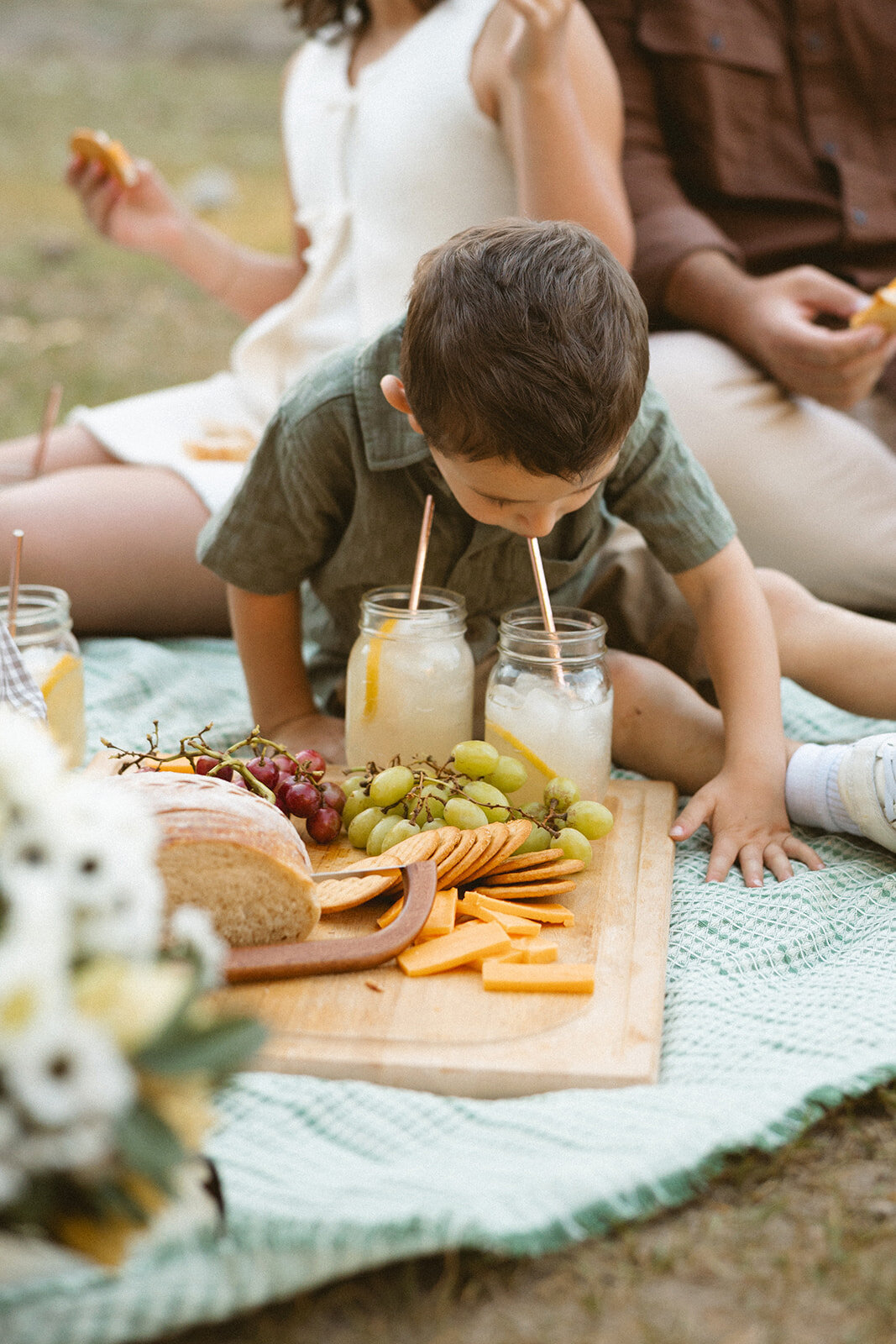 MurrayFamPicnic-MyrnaLoyPhoto-97