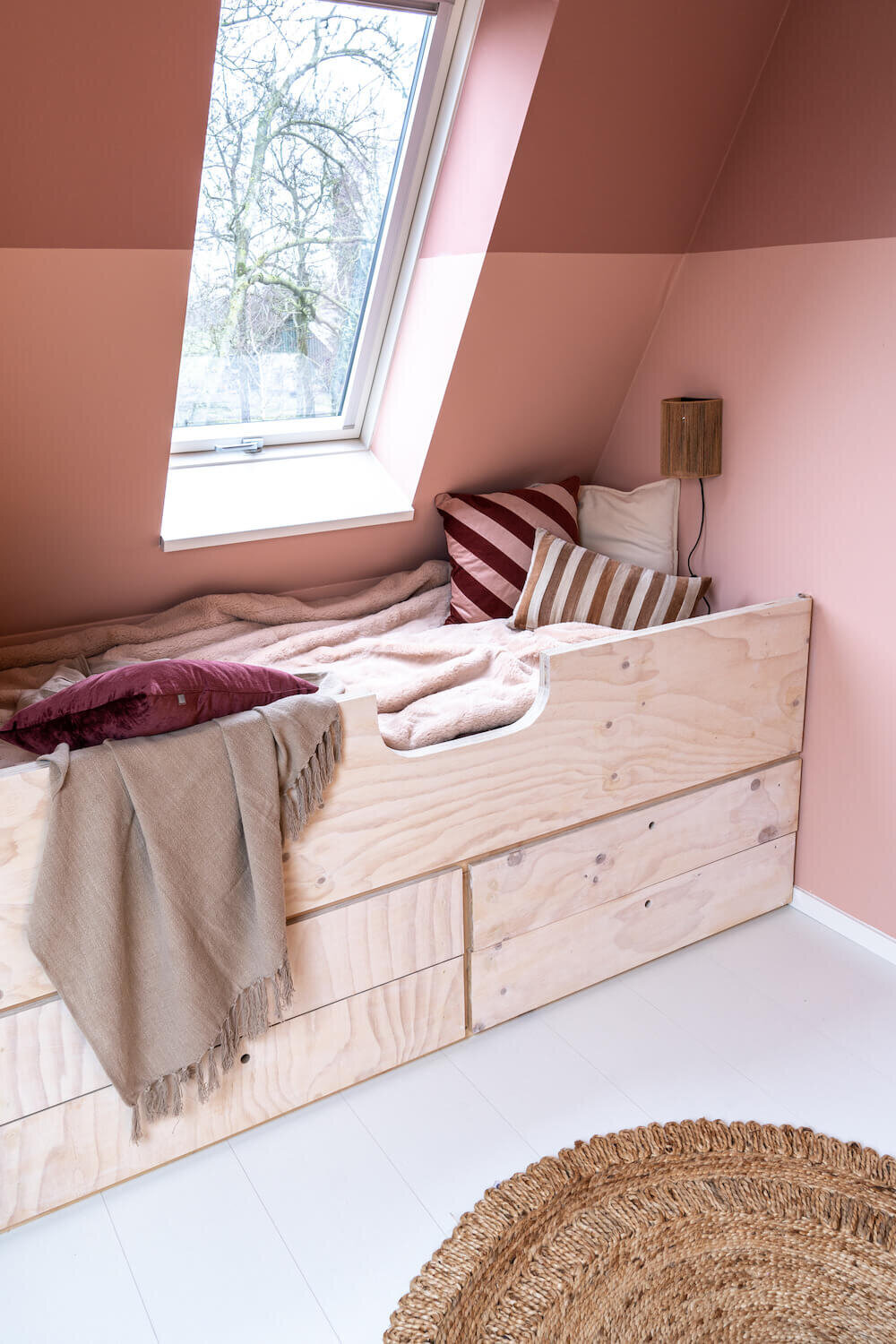 Roze kinderkamer inrichting door Marlinde Interieurontwerp