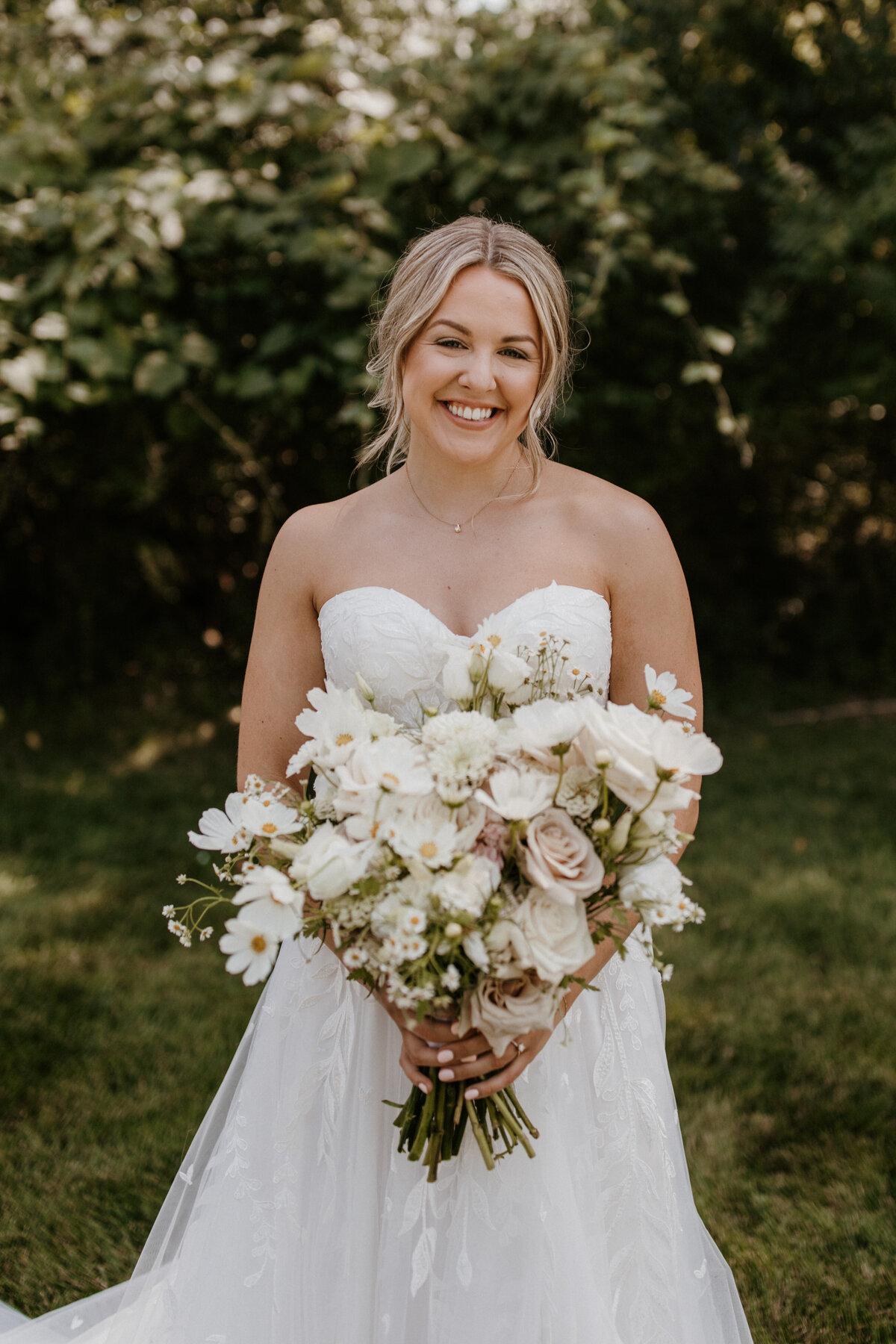 StLouis-Wedding-Photographer-JoyLynnPhotography-KnottingHills-Mary+Austin-Portraits70