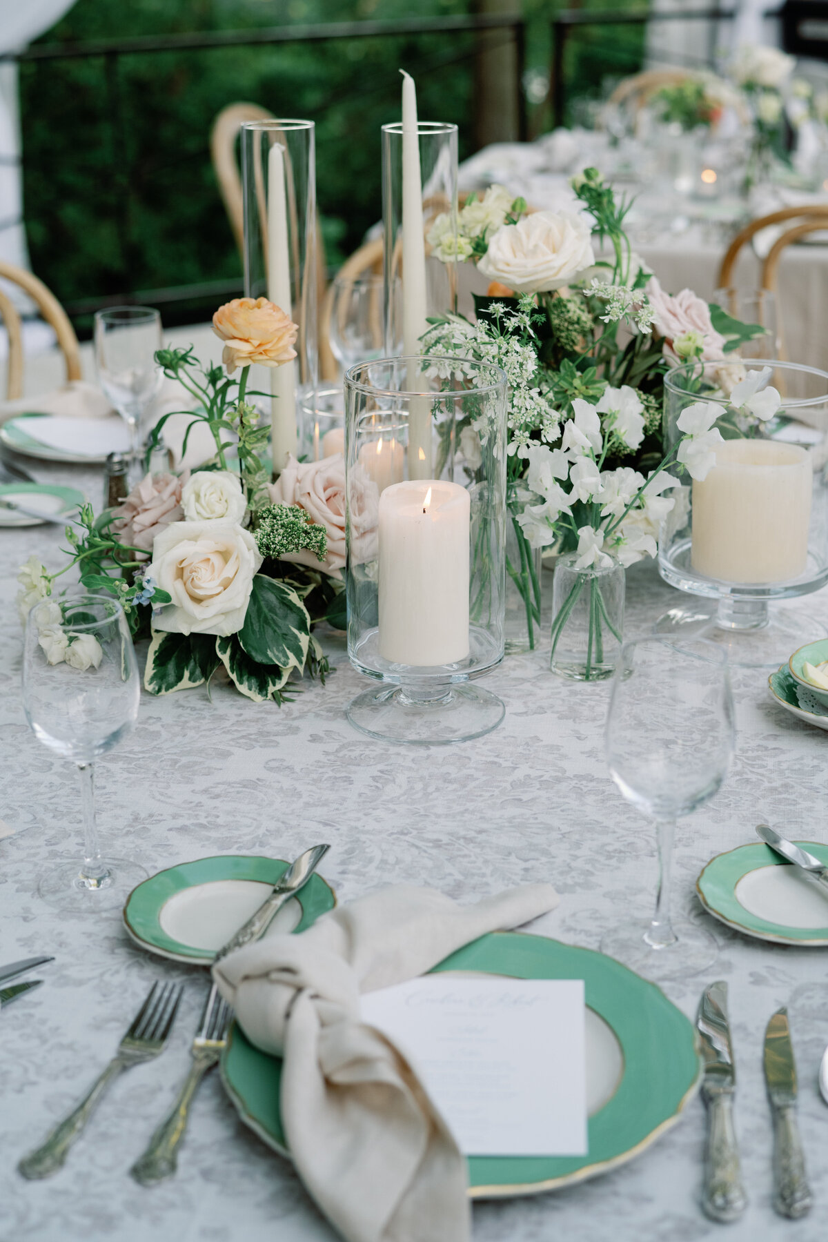 Milwaukee Country Club Wedding on the Golf Course_17