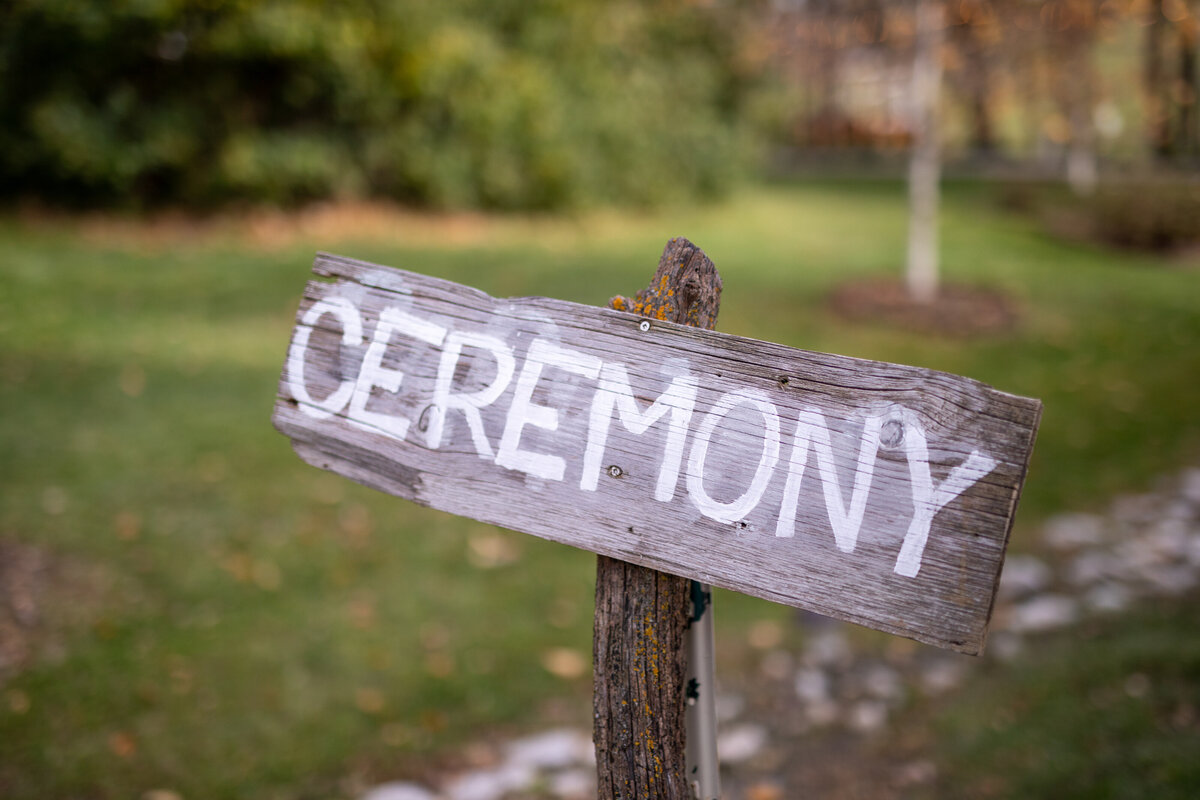 Barnes-place-des-monines-iowa-rustic-wedding-photo-ideasPhoto-102