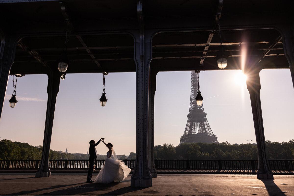 Paris_photowedding_PontBir-Hakeim_36