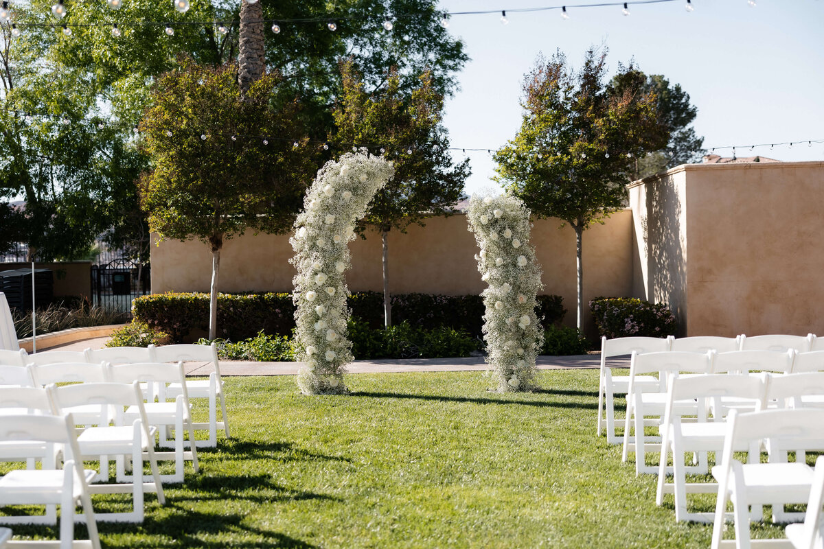 69_riskyexposure_marley-simon_las-vegas-elopement-photography