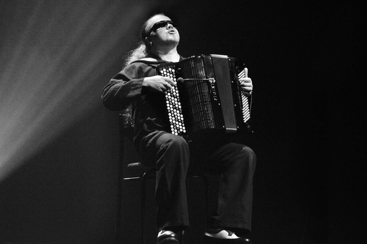 Bart Van der Moeren - BackOnFront - 168 - Motion Trio