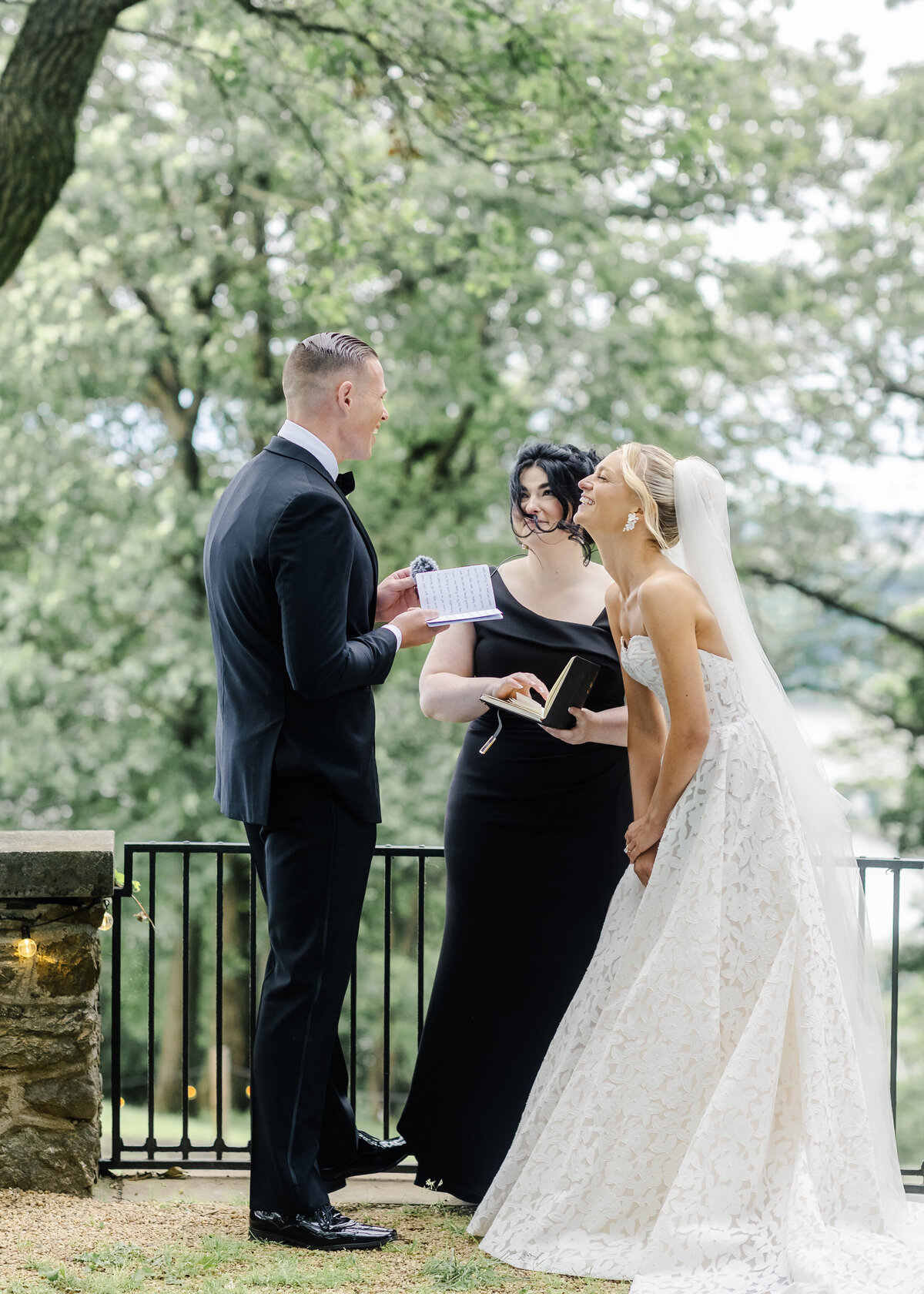 OliviaNoah_WeddingPreview090