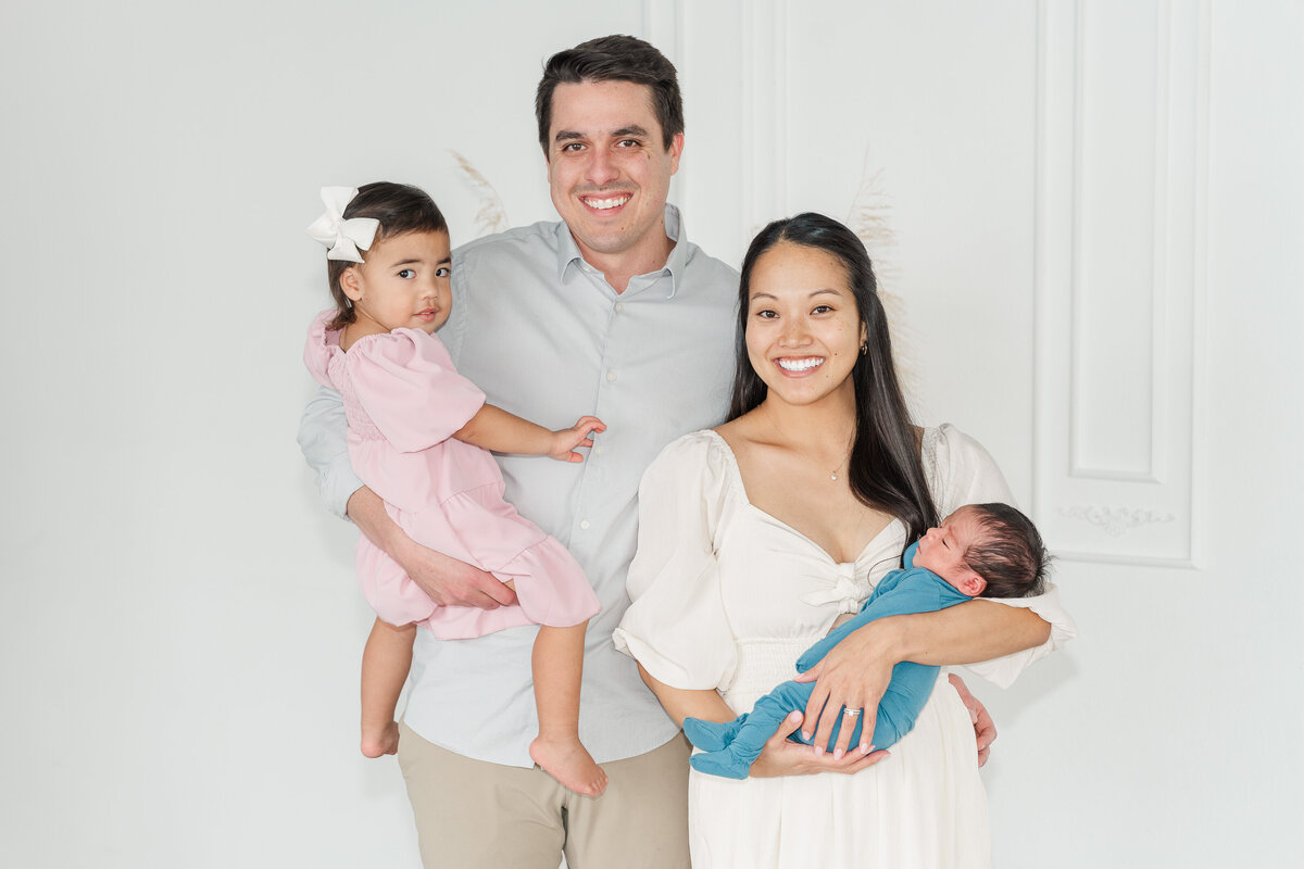 Castle Rock Lifestyle Newborn Photography Light and Airy Client Closet Elena Spraguer Photography 0003