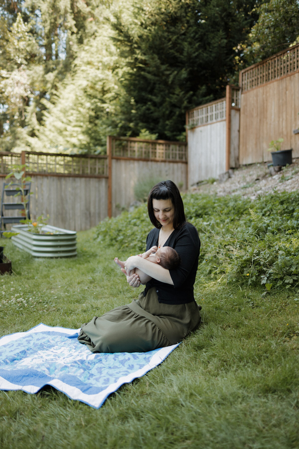 Seattle based motherhood, newborn and family photographer.