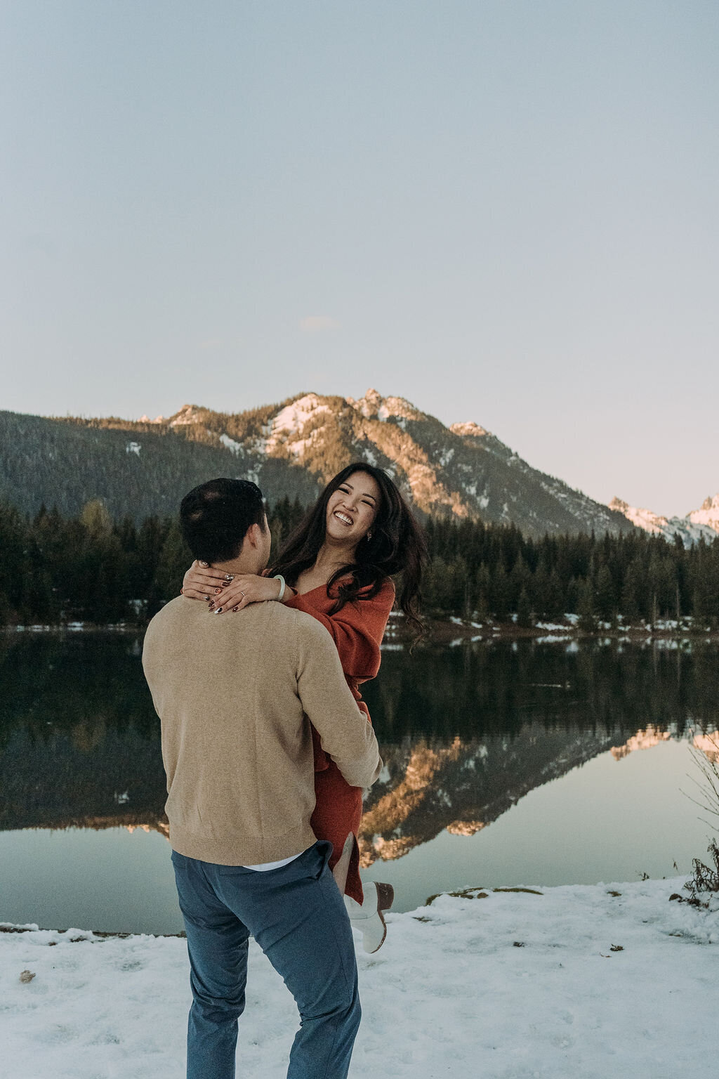 Joyce Li Photography Destination Wedding Elopement Engagement Lifestyle Portrait Photographer West Coast Seattle Washington California goldcreekpondengagement-51