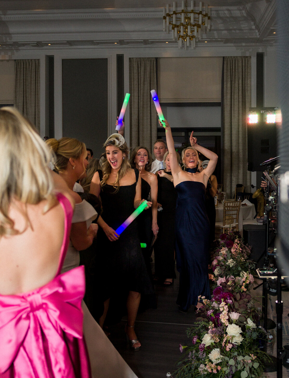 12024KateIlyaTheLanghamBostonWeddingPhotosWeddingPhotosBostonSymulaMediaGroupBostonMassachusettsWeddingPhotographerNewEnglandWeddingPhotographyBostonWeddingPhotographerTrueToColorEditorialCinematic_-46