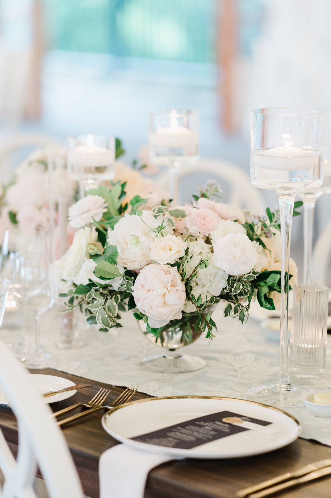Kate-Murtaugh-Events-Newport-RI-Castle-Hill-Inn-floral-centerpiece-wedding-planner