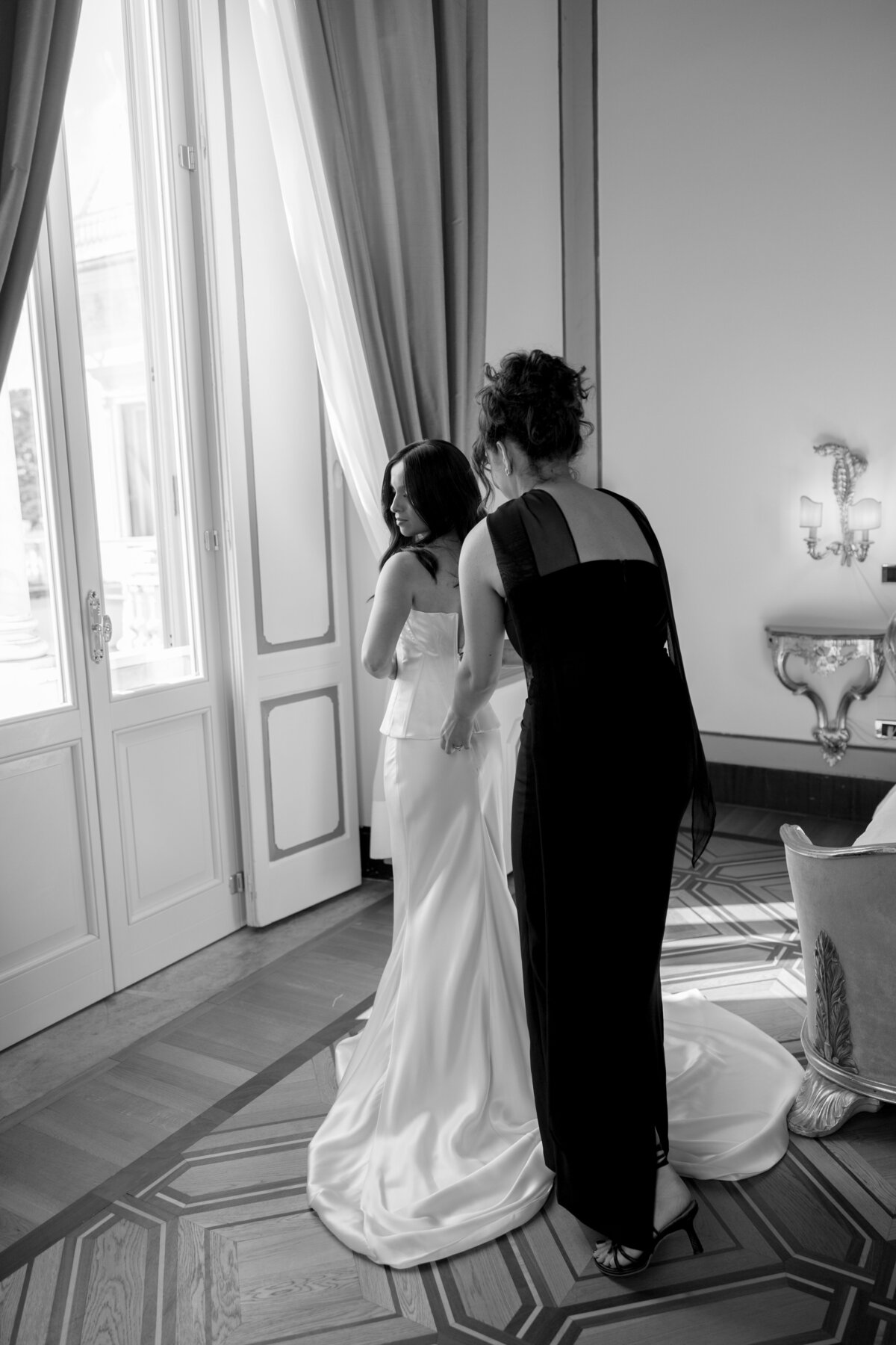 Cacie_Carroll@CacieCarrollPhotography_KriziaandNick_WeddingDayatVillaDurazzo_SantaMargheritaItaly-176_(2)