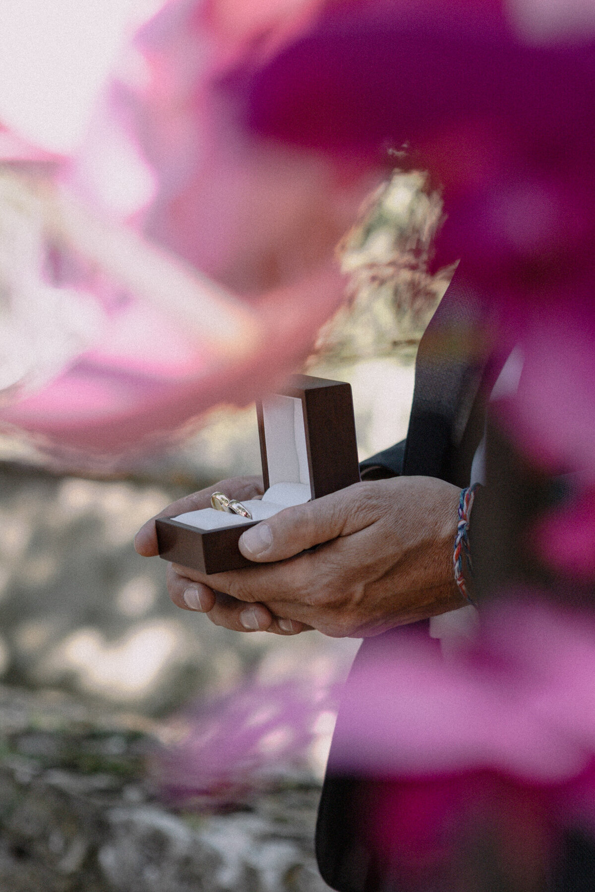 AM-Editorial-20251004-050