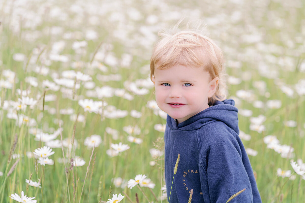 CoCo Jones Photography_Oxfordshire Family Photographer_Daisy Field_B&S-7