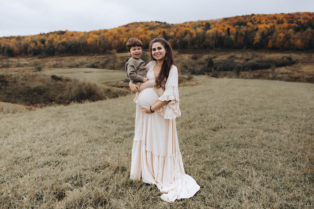 Gatineau Hills Maternity Photos - Maiora Studios - Vanja Family 1