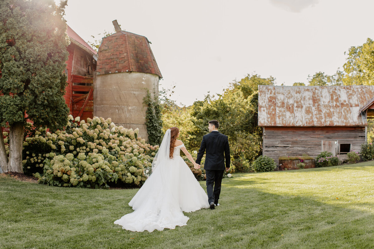 Experience the beauty and romance of your Minnesota wedding day through the lens of Morgan Elizabeth Photography. With a passion for storytelling and a talent for capturing authentic moments, Morgan specializes in creating stunning imagery that reflects the unique personalities and love stories of each couple. Whether you're exchanging vows in a charming country barn, dancing under the twinkling lights of a rustic barn, or saying 'I do' against the backdrop of a majestic waterfall, Morgan's photography beautifully captures the magic of your wedding day. Contact Morgan Elizabeth Photography today to learn more about our Minnesota wedding photography services and let's create something truly extraordinary together!