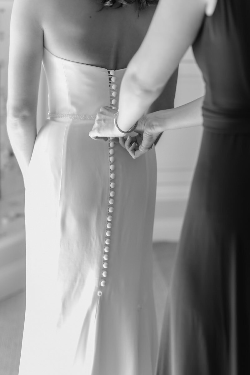 Classic Wedding at City Church of Evansville with Reception at ECC042