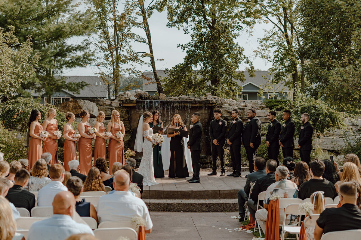 storyteller-collective-photo-co-waterfall-ceremony-close-up-des-moines-wedding-photographer