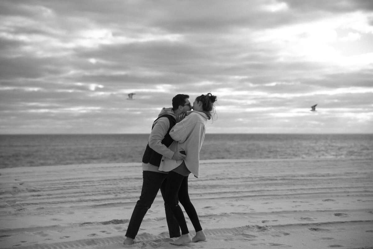Hamtpon's Romantic fall  Proposal BW-2