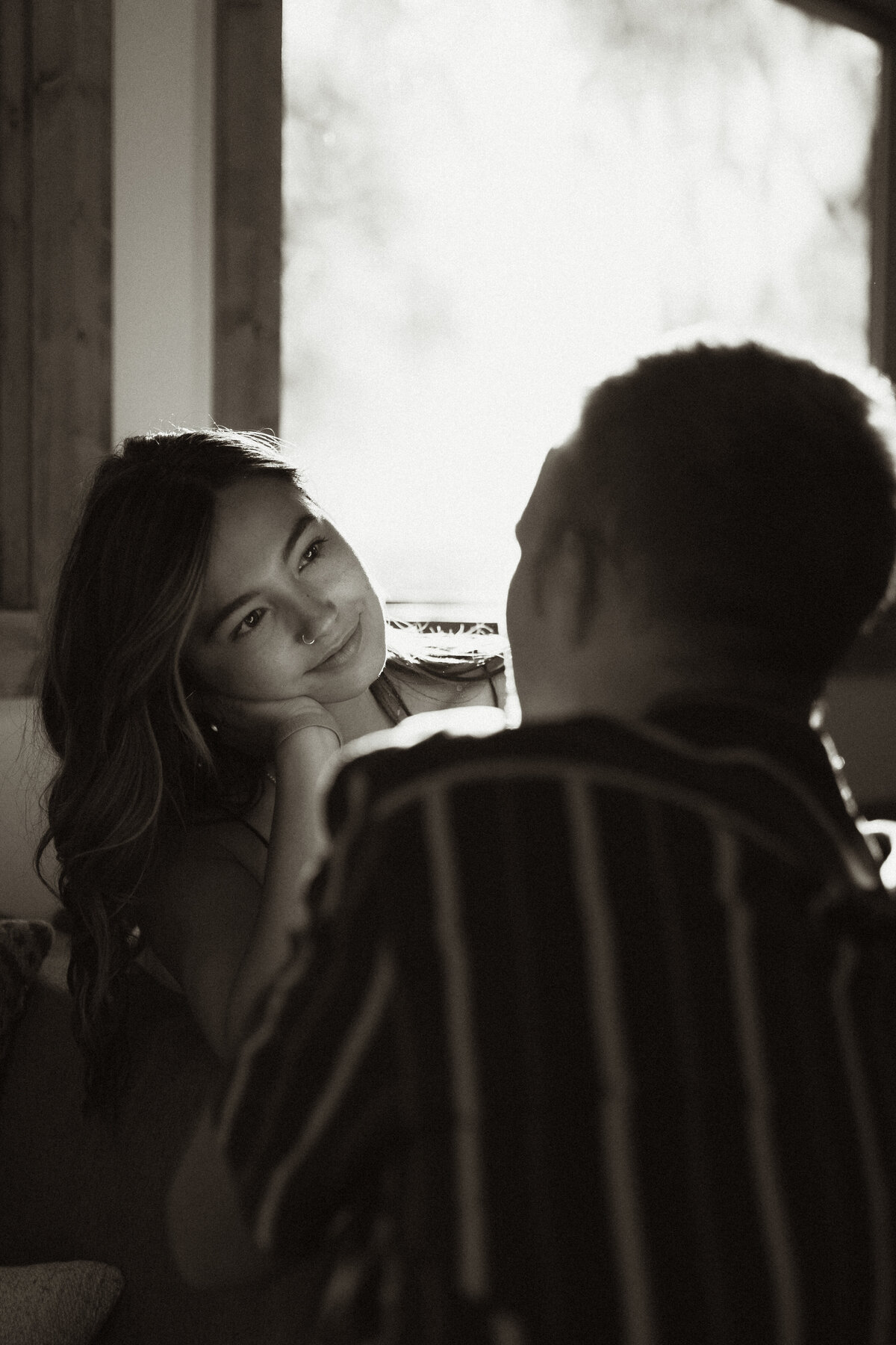 casualcouplesinhomesessionkansascityphotographer-20