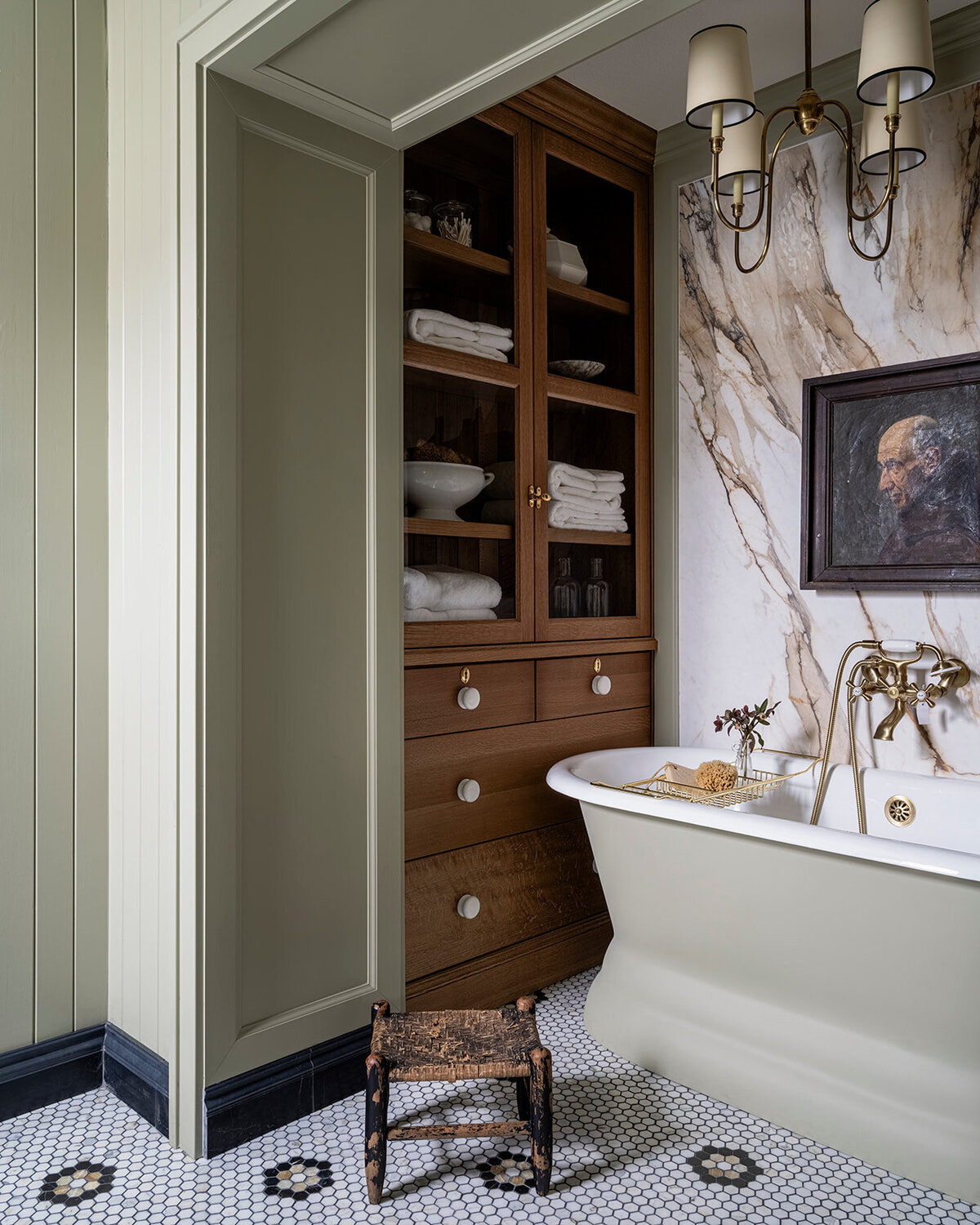 Kat Lawton Interiors - Seattle Interior Designer - English Cottage Primary Bathroom - DSCF2339-HDR-Edit_websize