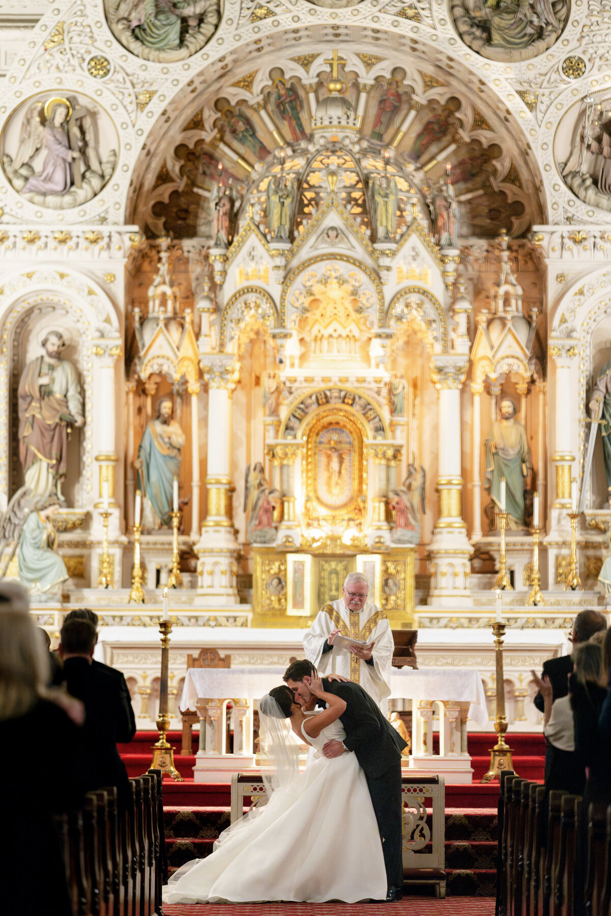 Berlez-Aspen-Avenue-Chicago-Wedding-Photographer-Palmer-House-Celebrate-Planning-Yanni-Design-Dimitra-Shannon-O'Brien-Magazine-Editorial-149
