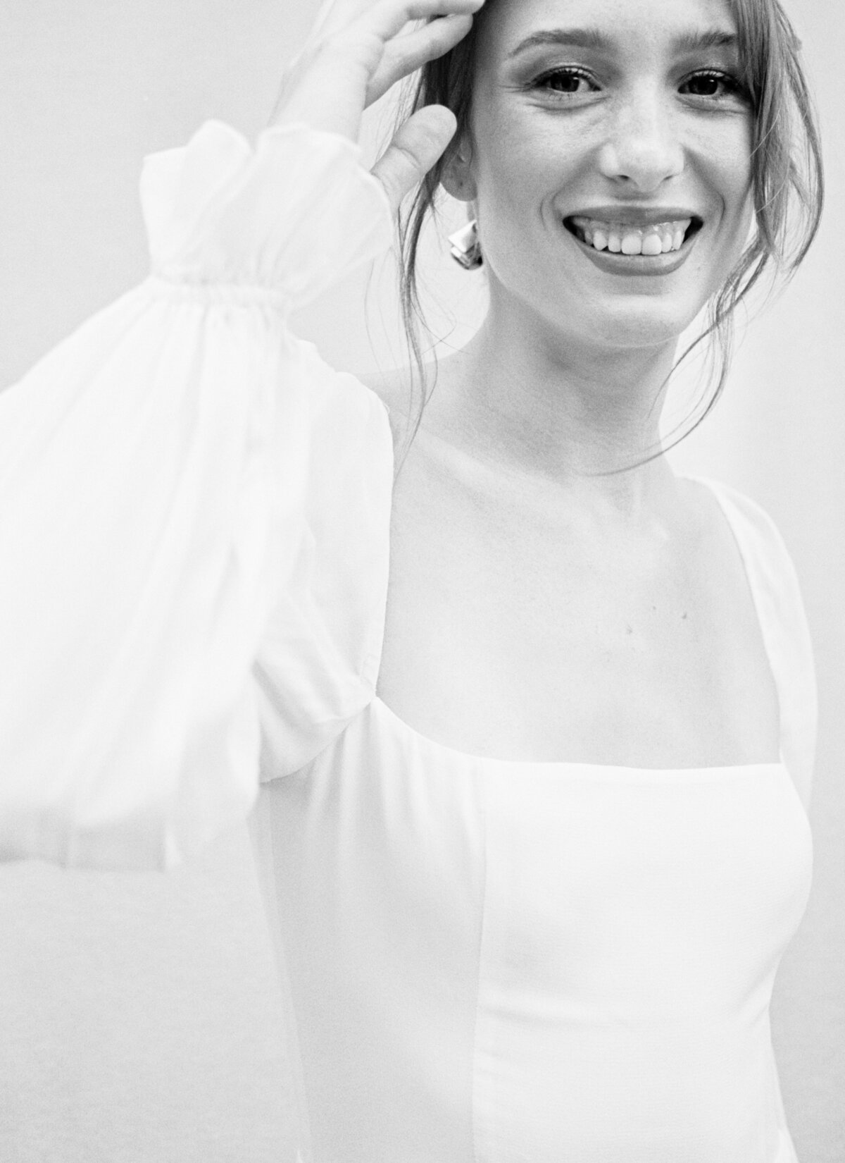 minimalist-bridal-portrait-on-film