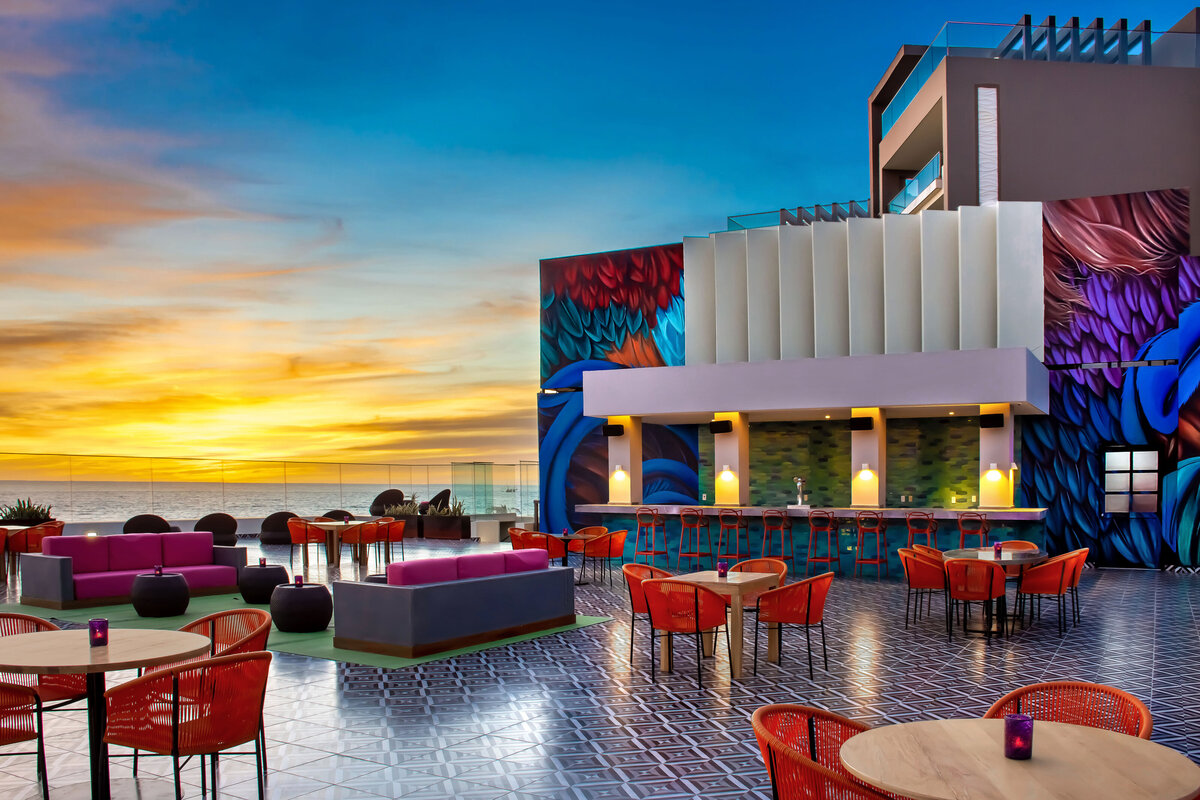 HRHLC - Los Gallos Restaurant Terrace