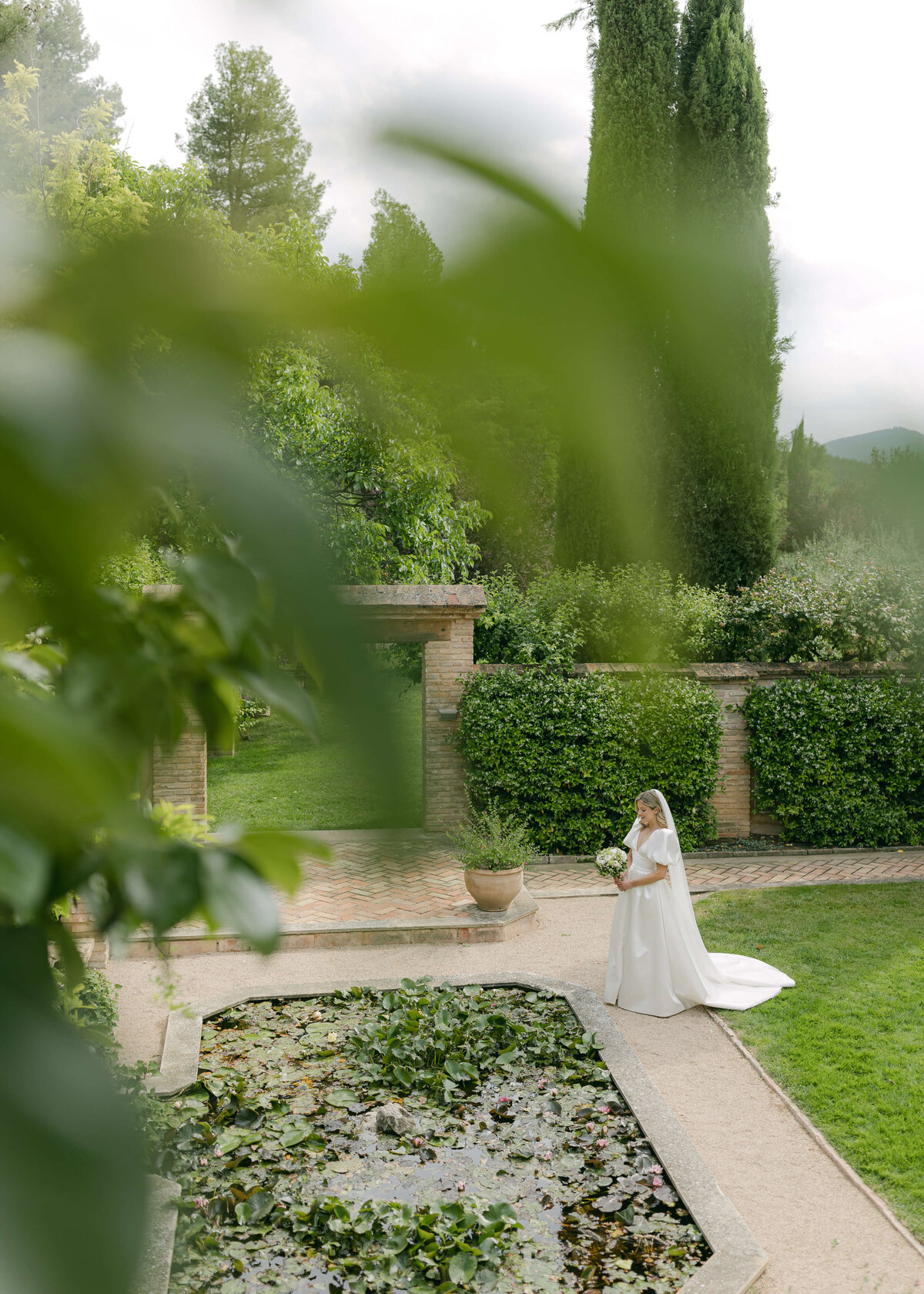 Georgina-James-Wedding-Fuentespalda-Chloe-Lowe-Photography-446