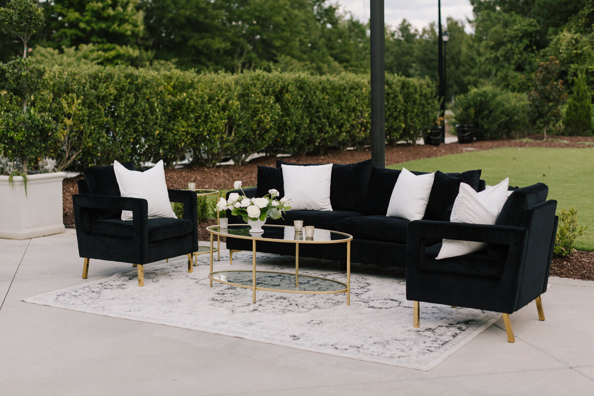 black lounge set on the patio
