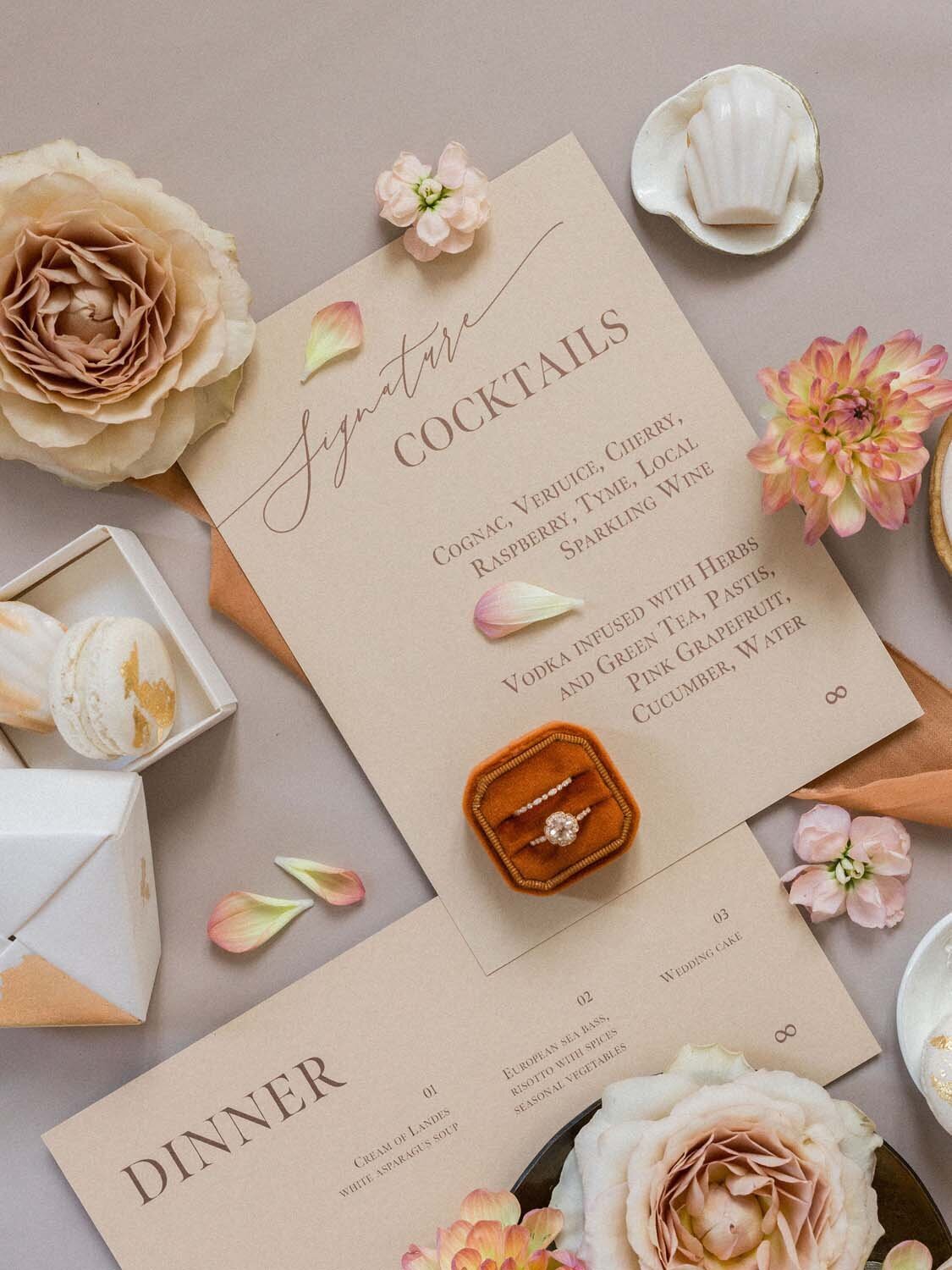 Colorful couture wedding at luxury hotel chais Monnet in Cognac - Veronique Lorre artistic direction floral designer13